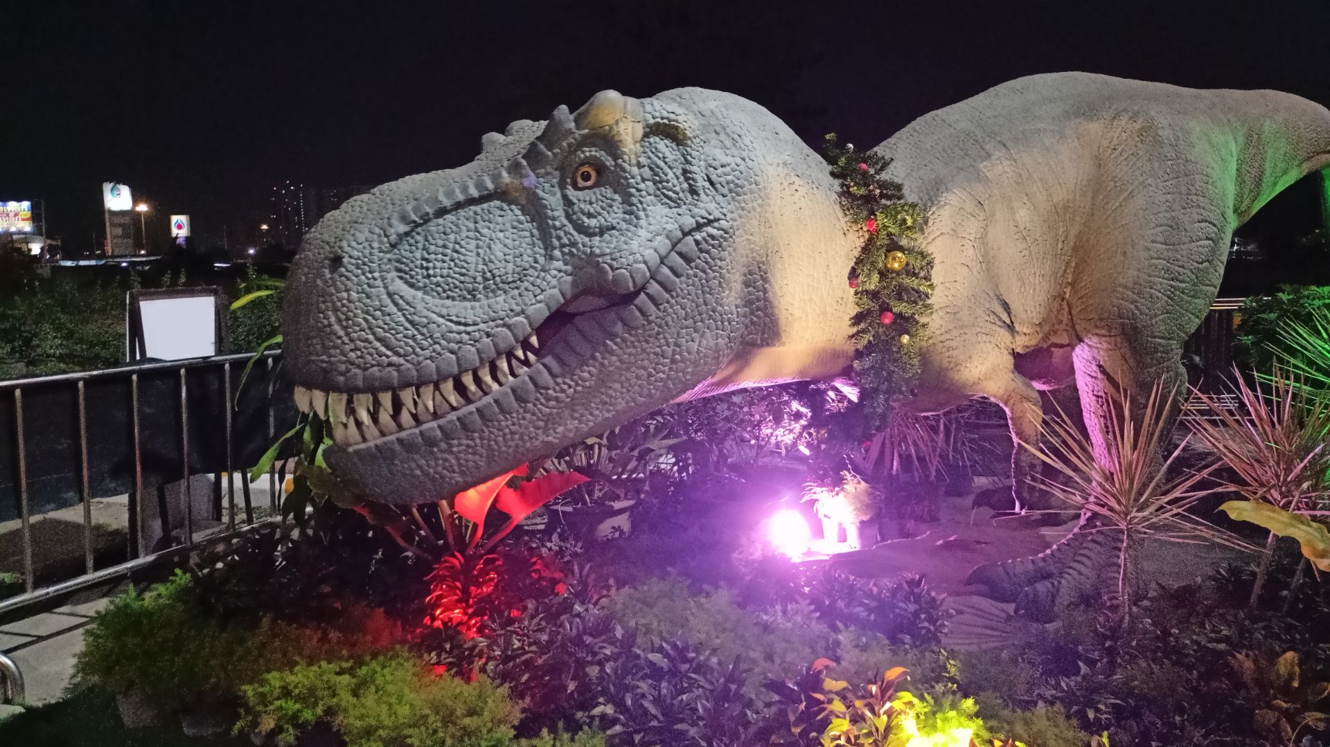 ПАТТАЙЯ. «MINI SIAM» ВЕЧЕРОМ