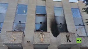 مشاهد لمركز "البيت الروسي" الثقافي المتضرر بعد تعرضه للهجوم في براغ