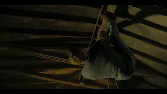 Фрагмент сериала «Ричер»: Тумбочка против шкафа!