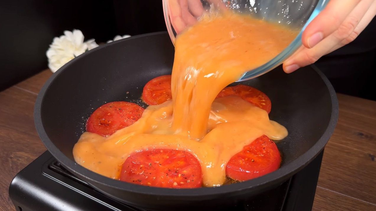 Омлет на сковороде | Омлет с помидорами | Омлет с беконом и сыром