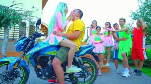 БАСКЕТБОЛИСТ ЗАСТУКАЛ ПЕРВЫЙ ПОЦЕЛУЙ ДИАНЫ И КОСТИ!!!