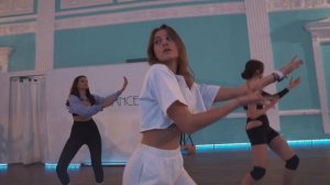 Подготовки к финалу конкурса СПбГУПТД «Мисс Университет 2024»: мастер-класс по танцам