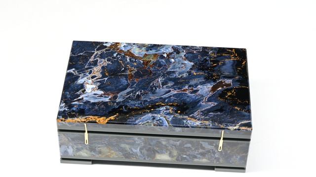 Шкатулка из камня петерсит «Статус» 108*70*37мм. 3720276