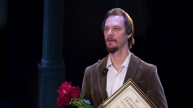 Награды к Всемирному дню театра: в Донбасс Опере чествовали заслуженных артистов и сотрудников