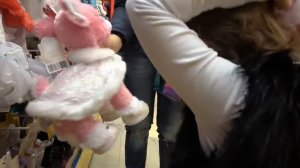 Катя и её новая игрушка с аксессуарами