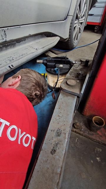 LX570/Меняем жидкость в гидроподвеске. #LX570 #automobile #mechanic #TOP #топ