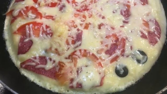 Пицца на сковороде за 5 минут если у вас уйдёт больше времени пишите в комментариях