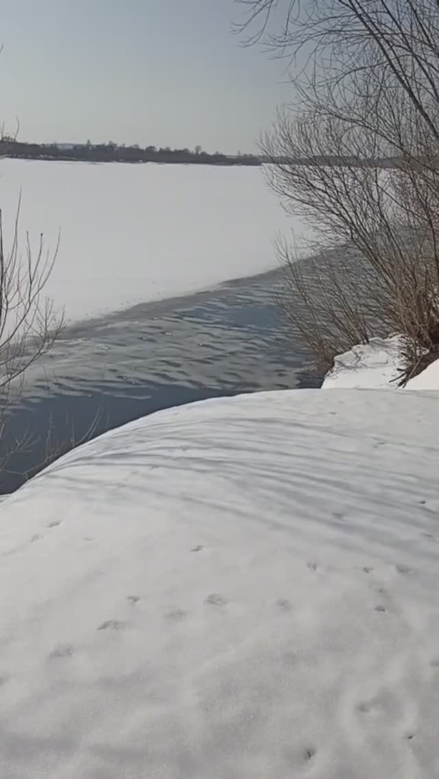 Тихий мартовский день на берегу Вятки.