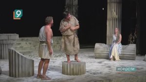 Служители Мельпомены отмечают профессиональный праздник