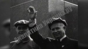 Максим Горький на демонстрации