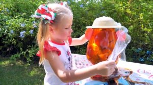 Настя и папа вырастили денежное дерево и купили игрушк