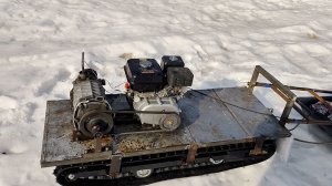 Встретил на реке самодельные мотобуксировщики. Закрытие сезона.