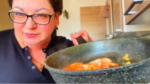 Креветочки жарю😉Не так сидишь, не так лежишь и вообще не в том снимаешь🤦болтовлог!