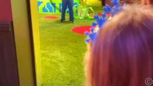 Настя и папа в музее сладостей и конфет