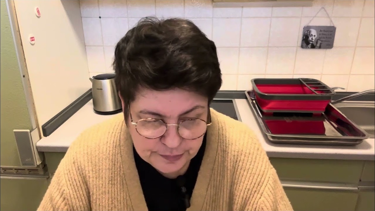 Вспоминает ли она о своей матери? #ежедневныйвлог #разговорыобовсем #разговорподушам