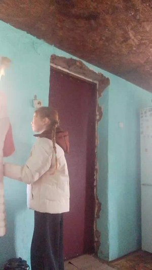 кто-то ломится