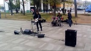 Цой Песня без слов в исполнении уличных музыкантов