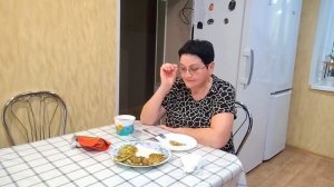 ЖИЗНЬ В СЕЛЕ:НА ЗАВТРАК РЕШИЛА КАБАЧКОВЫЕ ОЛАДЬИ