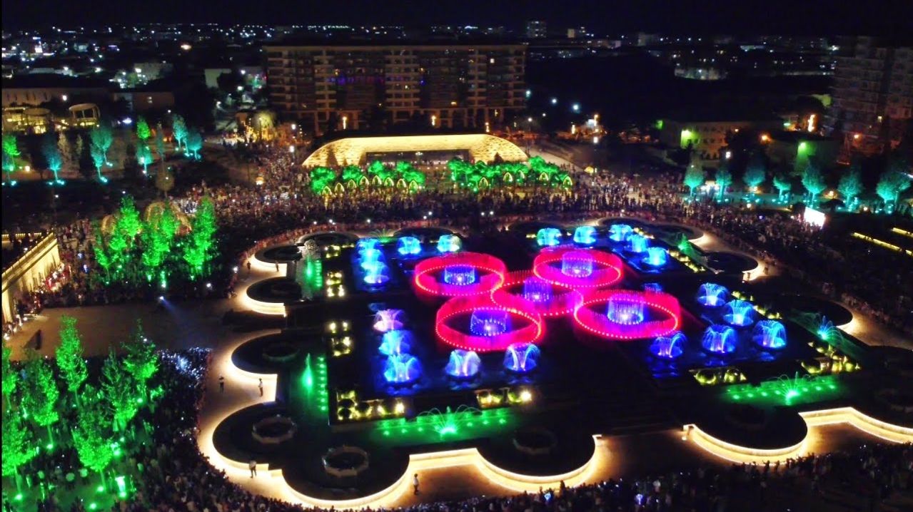 Путешествие в Дербент. Цветомузыкальный  фонтан. Самый крупный фонтан в Европе.