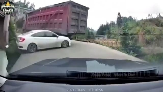 136 Shocking Car Crashes of Idiots In Cars Got Instant Karma You Wouldnt Believe if Not Filmed [get-