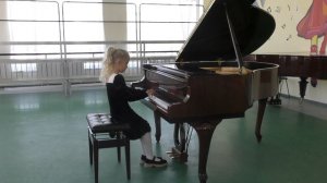 Кузьмина Маша  Н.Любарский "Курочка"