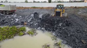 Строительство, отсыпка крупным камнем , обзор