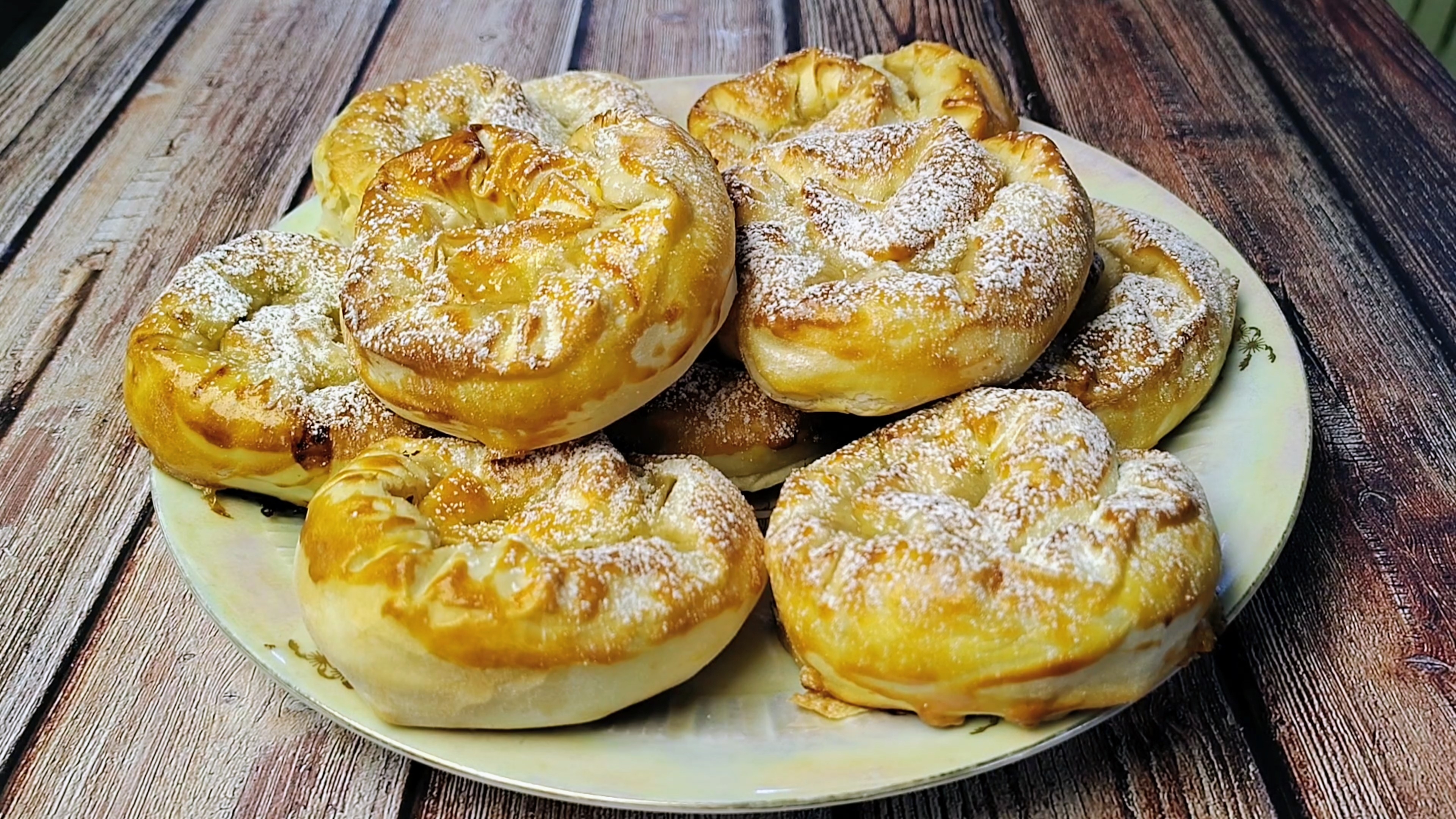 Выпечка в удовольствие! Улитки с яблоками из теста фило. Вкусно и быстро!