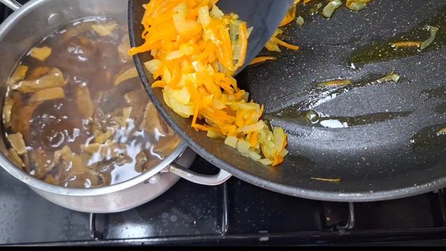 Макароны с грибной подливой постный обед