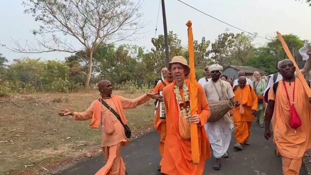 Сафари - День 2 - 07.03.2026 -  Установка отпечатков стоп Господа Чайтаньи и парикрама в Кулина Грам
