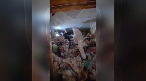 В питерской квартире среди гор мусора обнаружили труп пенсионерки