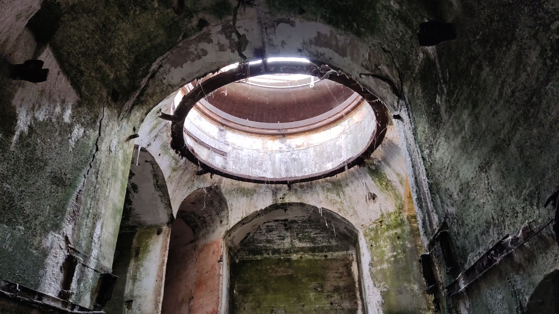 Подземные галереи форта» Риф «