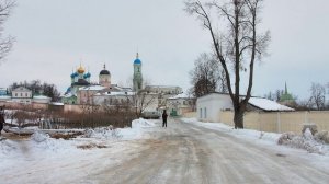 Между Русскими городами - Козельском и Калугой.