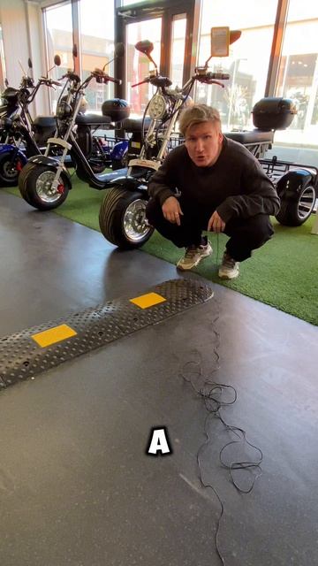 Почему сюда??? #рек #тренд #топ #самокат #скутер #электроскутер #электросамокат #citycoco #ситикоко