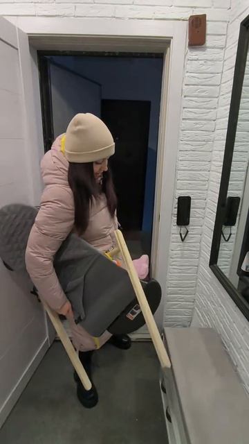 да не придёт она у неё маленький ребенок