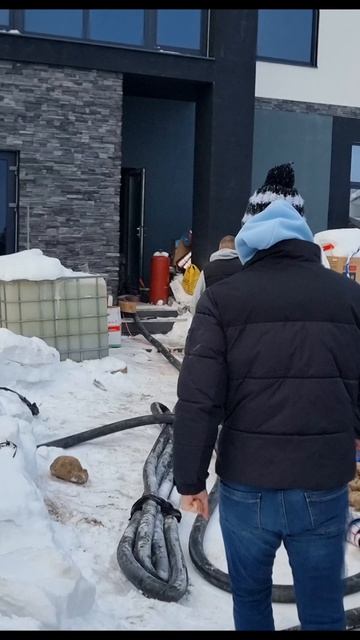 Заливка стяжки тёплого пола в частном доме 🏡