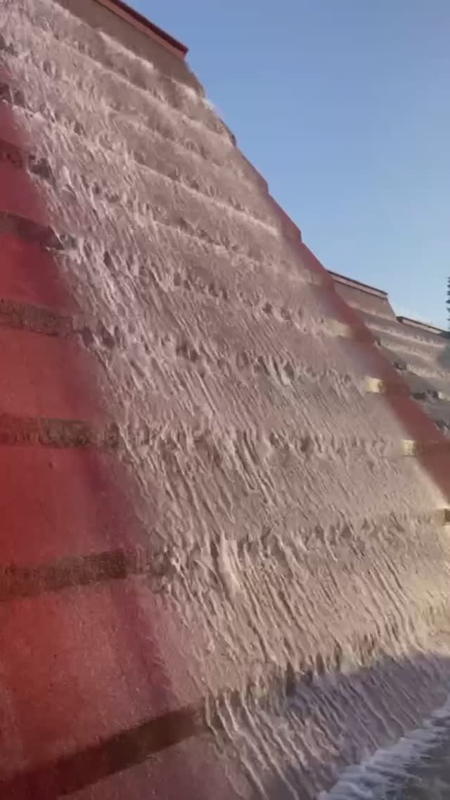 Амфитеатр воды в парке Галицкого в Краснодаре. Путешествия. Достопримечательности.