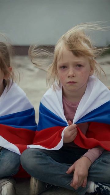 Невинные глаза в мире разрушений #дети #война #печаль