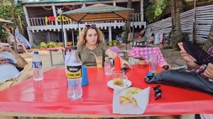 Подарочки от Саши нам с Мариной. Мой муж уехал с ней... Ужин в Кинаре, наконец-то! Гоа. Арамболь.