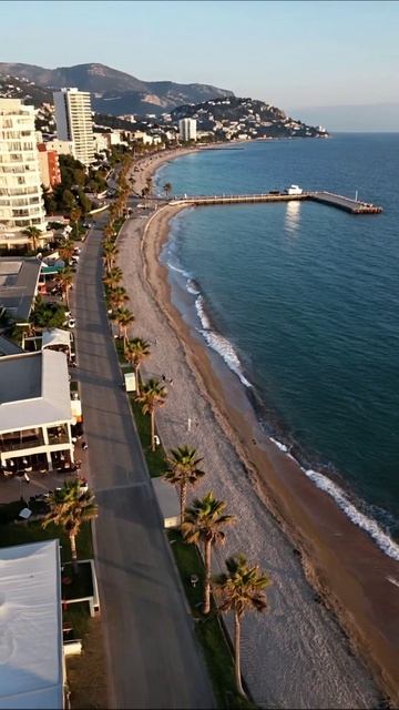 Живописный пляж: идеальное место для отдыха #путешествие #пляж #природа