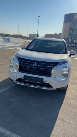 Mitsubishi Outlander, 2023