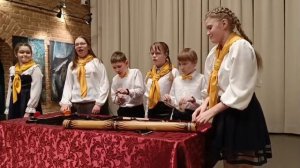 коллектив "Добрый день"
муз. М.Пляцковского, сл. Е.Зарицкой " Земля полна чудес "