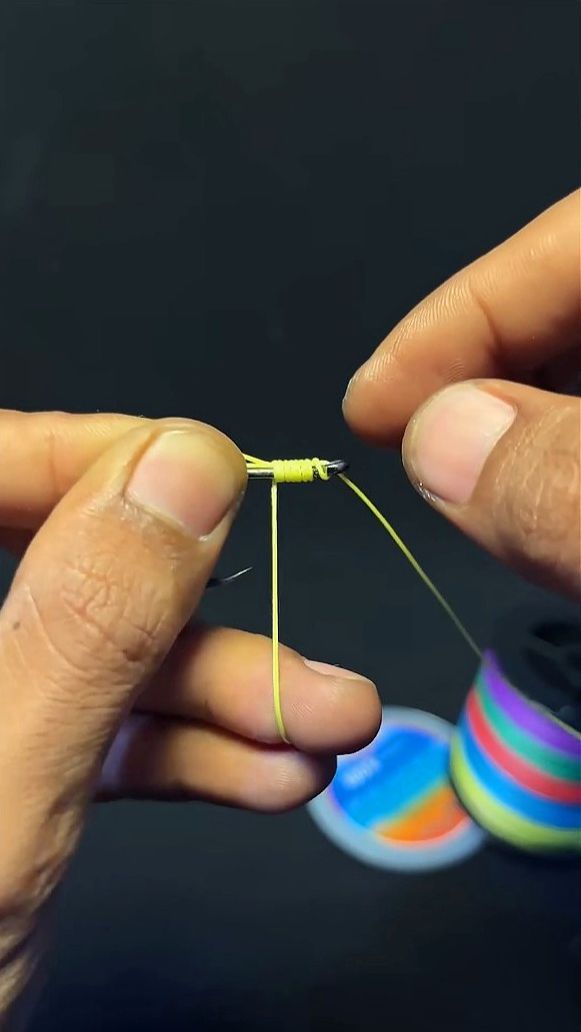 Простой  узел для рыболовного крючка