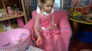 Катя и обзор игрушек для девочек