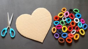 2 простыe поделки для настенного декора с использованием отходов картона и резинок | Идеи домашнего