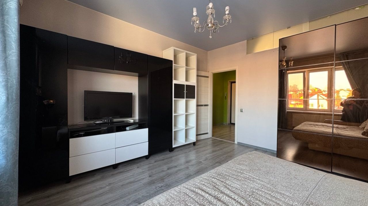 1-комнатная 42 м² + кухня 11 м². Кирпич. Вся техника остаётся. Дмитров, Сиреневая 3