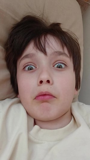 я сижу или играю не знаю