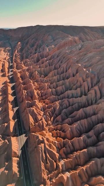 Чили. Пустыня Атакама — одно из самых сухих мест на Земле.