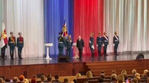 Путин вручил командующему войсками Росгвардии Золотову личный штандарт👈👏🤝🇷🇺🙏🙏👏🤝🇷🇺