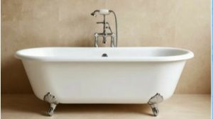 Как заделать щель между стеной и ванной.