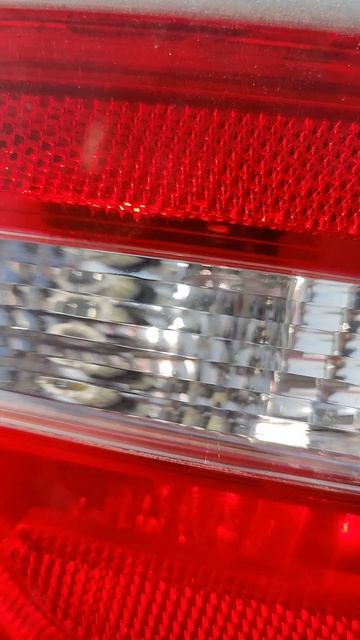 Как светят линзовые лампы заднего хода в сырую погоду?!